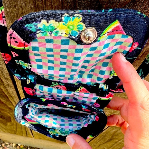 Vera Bradley cellphone purse - Picture 6 of 8